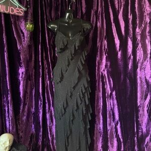 Elegant Black Ruffled Evening Dress